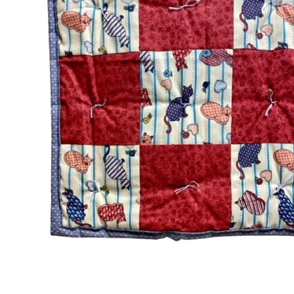 Handmade NWT cat themed baby or lap quilt 43” X 38”